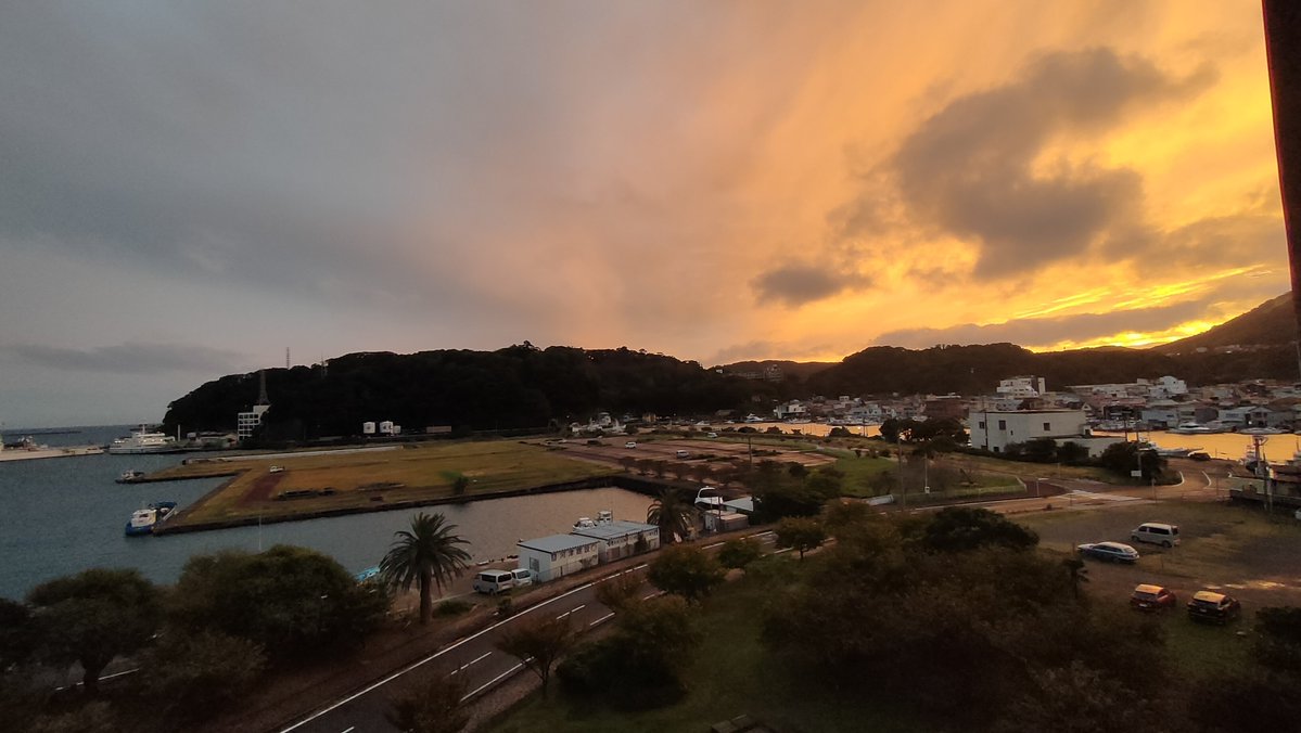 Kitora16Tk's tweet photo. 車の整備ついでに昔あしげく通った温泉旅館にやって来た。コロナ禍で様変りし少し寂れた感じの旅館。露天風呂に浸かりながら、この後人妻とSEXして夕食の後またSEXして、夜の街に飲みに行って戻ってまたSEXしたなあ…と感傷に耽った。 https://t.co/Dz9cEHBpI6