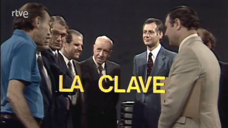 JLBalbinM's tweet photo. "El hombre que hacía hablar al silencio y escuchar a la palabra" 📺 #LaClave 

Hemos recordado el 19 de agosto de 1940 compartiendo anécdotas y tantos buenos momentos de todos estos años. En familia, para continuar la tradición.

Siempre #JoseLuisBalbin 🤍

📷 Pravia (1952) https://t.co/pvDDbIvVyk