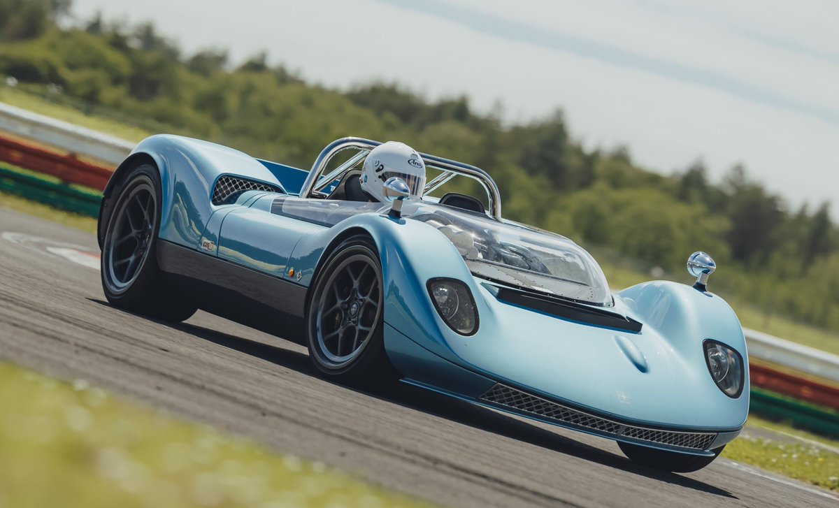 responsejp's tweet photo. 英国製アナログスーパーカー、Nichols『N1A』生産開始--700馬力V8で車重900kg以下
https://t.co/sAWeujZeMJ

#新型車 #オープンカー https://t.co/TLOXQhqNjb