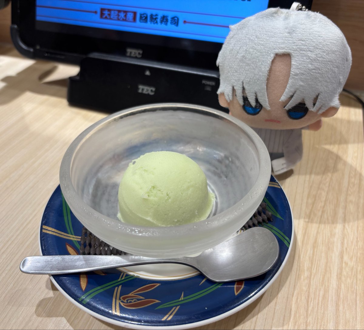 Myn9Eb's tweet photo. 期間限定❗️マスカットシャーベット食べてみたよ。
爽やかな味があって美味しい😋 https://t.co/WG5QO2HE5v