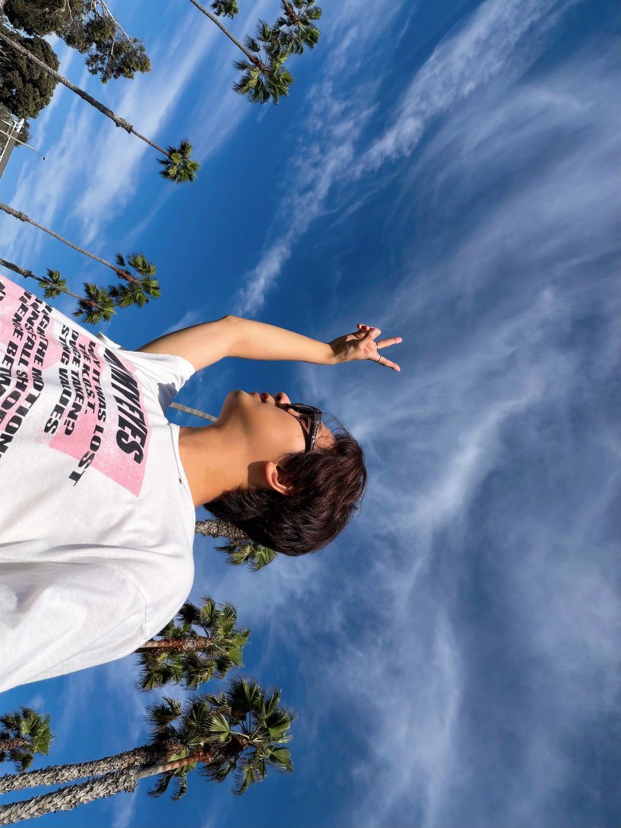 LHCFEED's tweet photo. fullsun under the la sun ☀️ https://t.co/HfQnJ03cMp