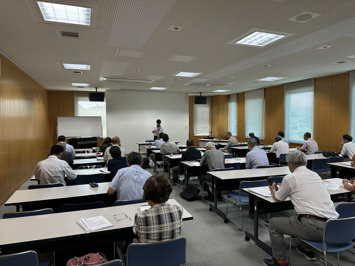 takahogoshikai's tweet photo. 8月21日、北茨城保護司会の第Ⅱ期地域別定例研修会を開催しました。

今回は、水戸保護観察所の主任保護観察官をお招きし、「薬物事犯者の処遇について」をテーマに研修。薬物事犯者の特性や支援、処遇について、改めて学ぶ貴重な機会となりました。 https://t.co/ILbH51MYna
