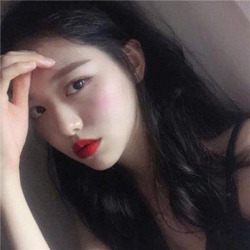 JaniceLeon64934's tweet photo. 🚩 🎊 🌈 🧳 Berry stains on my shirt. Oops. https://t.co/6KlDk8zqTR
