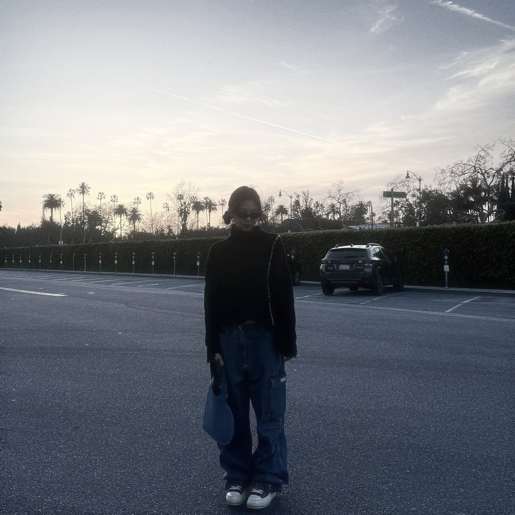Lesxyeux's tweet photo. It will be so blessed when I know that I can be a beautiful destiny, just walking around in the middle of this fairly quiet city — make me feel my own peace! I'm used too, heck, to going out. And now I'm just enjoying the cool breeze https://t.co/jRgaW3Qofb