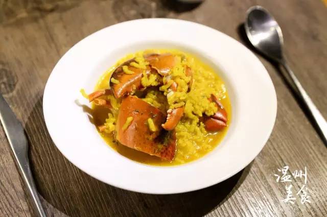 LiaWoodwarbd's tweet photo. Hoy hice paella valenciana en casa con ingredientes frescos: arroz, azafrán, pollo y judías verdes. Sabe como la de mi abuela! https://t.co/5eF2dLkpIa