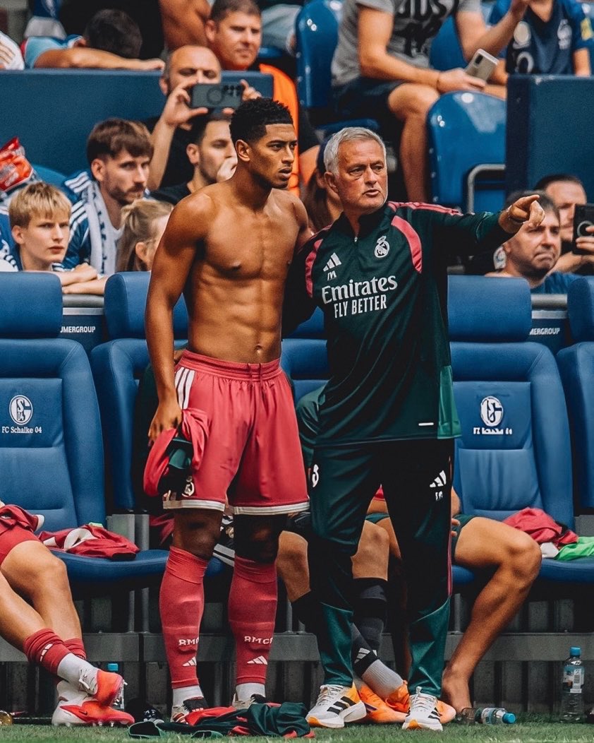 erlingsjude's tweet photo. i can’t wait until saturday so i can see his sexy ass playing again https://t.co/Pjwjo9fzx8