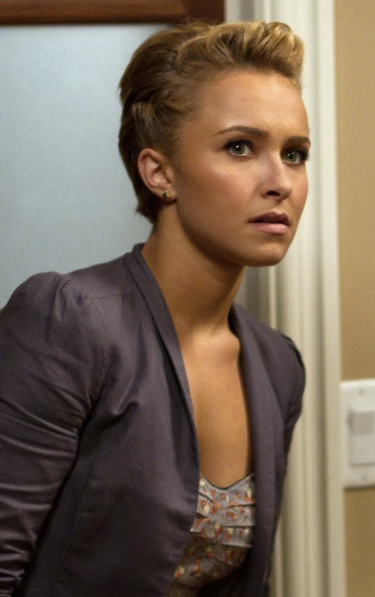 GossipRoomOff's tweet photo. 🚨 Hayden Panettiere aurait dû fêter ses 37 ans aujourd’hui ! 😢

L’actrice américaine nous a quittés le 16 août dernier, laissant derrière elle une carrière qui aura marqué toute une génération. De Malcolm à Heroes, en passant par Nashville, Scream ou encore Kingdom Hearts, Hayden avait grandi sous les yeux du public, passant d’enfant star à actrice reconnue.

Quelques jours seulement après sa disparition, cette date anniversaire résonne forcément avec une émotion particulière pour sa fille Kate, ses proches et tous ceux qui l’ont suivie au fil des années.

Aujourd’hui, les hommages se multiplient pour célébrer sa vie, ses rôles et les souvenirs qu’elle laisse derrière elle.

Joyeux anniversaire là-haut, Hayden.

Repose en paix. 🕊️🤍