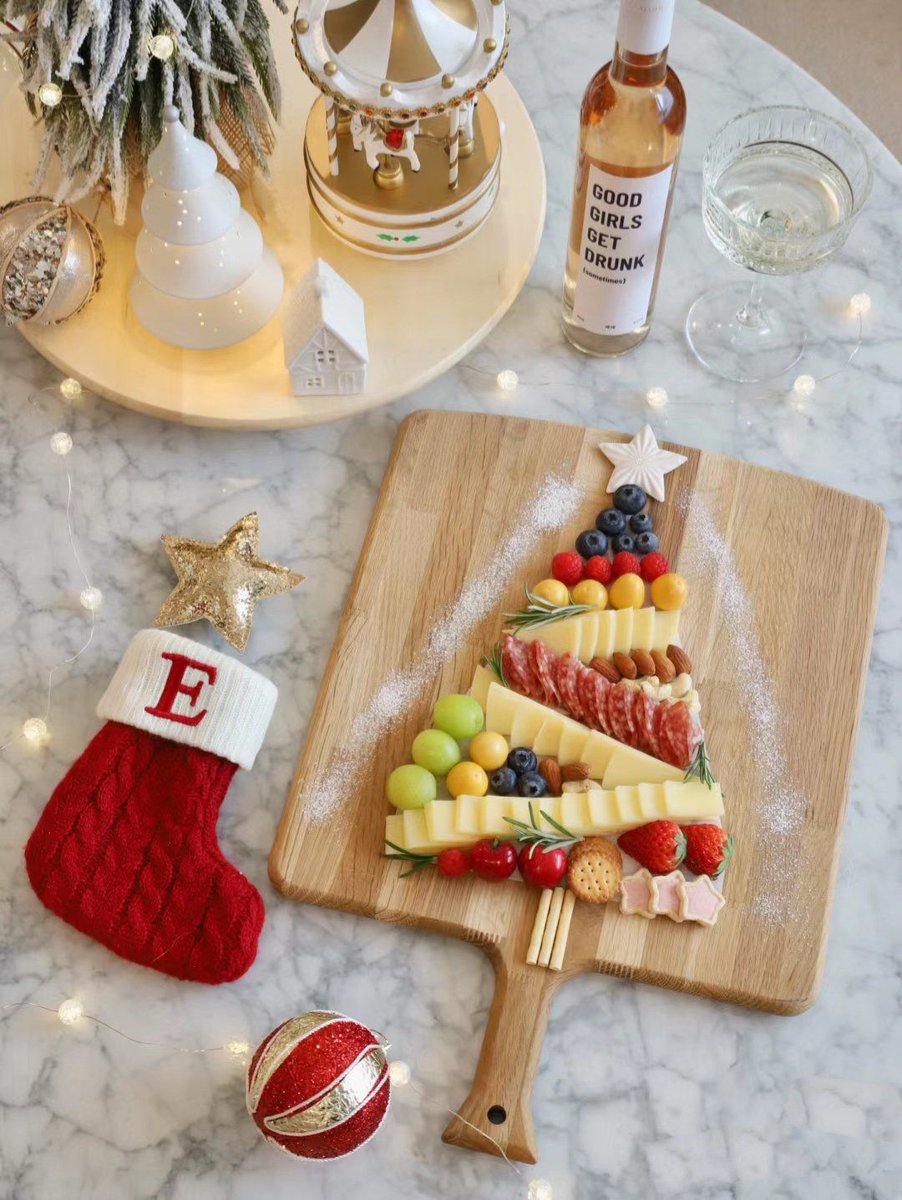 LillianKaydu's tweet photo. Menú especial de Navidad llega a nuestro restaurante! Platos tradicionales, sabores cálidos y momentos inolvidables para compartir con seres queridos. Reserva ya tu plaza! https://t.co/0YxwGgAGWB