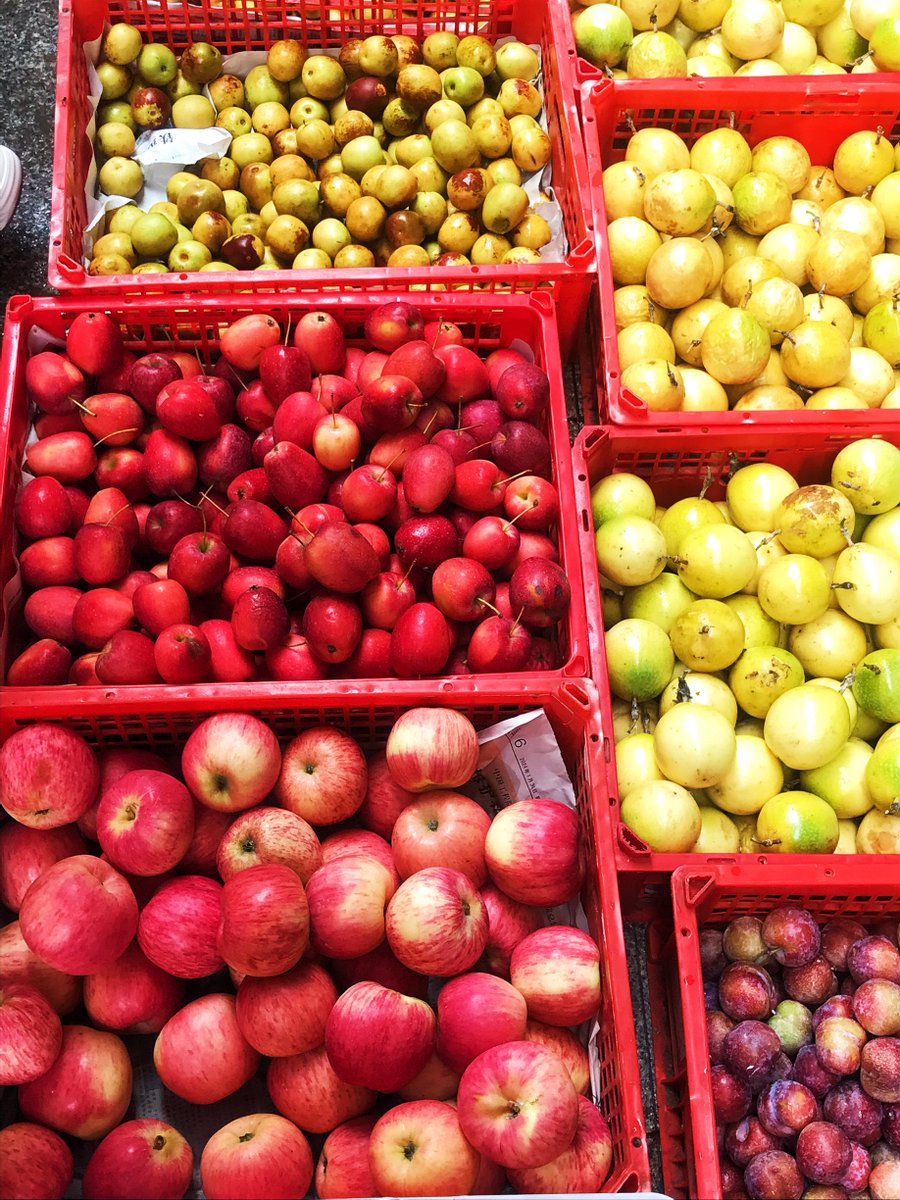 thinles_nurbu's tweet photo. Fresh, locally-sourced veggies u0026 premium pastas restocked at our market! Perfect for tonight’s cozy home-cooked meal  Shop now before they’re gone! https://t.co/Fw3TOd2xST