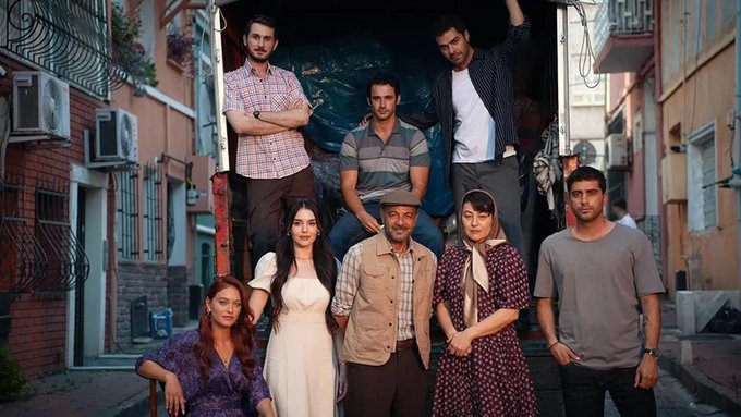 cnnturkrenk's tweet photo. Kübra Ünlü (@kubraunlutv) yazdı! Ekranlarda iki farklı dünyanın çarpışması; Aşk, Sınav Ve 'Haysiyet'! https://t.co/lxClOkmT1V https://t.co/e0EpIWIc3v