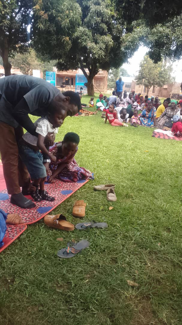 BKCommunityUG's tweet photo. 70 children. 70 stories. ❤️

At Buyengo Health Centre III, we assessed children with special needs to better understand their needs and connect families to support.

With support from @softpoweredu &amp; Angus Lawson Memorial Foundation.

Every child matters. #DisabilityInclusion https://t.co/aAUe7pXlt8