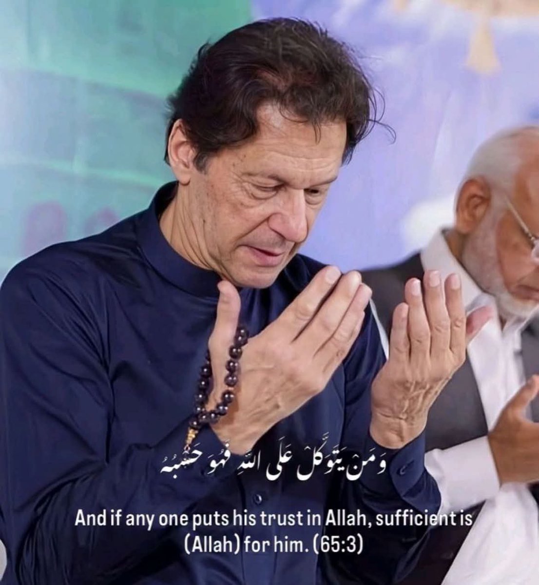 Neelofar_110's tweet photo. ریاست نے بس عوام کو ٹھنڈا کرنا تھا کہ خان کی موت کی خبر جھوٹی ہے اور بہنوں سے ملاقات و چیک اپ کروا دیا۔ اب خان چونکہ واپس جیل جاچکا ہے تو وہ لبرل آنٹیاں اور سستے نونی دانشور اپنا ڈیل والا بیانیہ واپس وہیں موڑ لیں جہاں سے وہ کھاتے ہیں۔ https://t.co/5PdL3W39ao