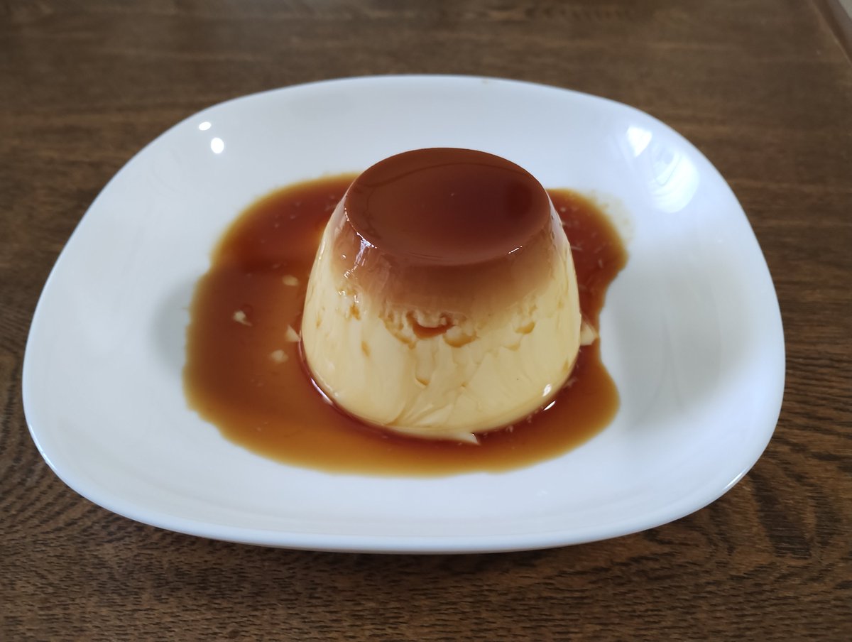 mifam0626's tweet photo. 🍮お皿にぱっかーんしてみた
いつもそのまま食べてたから
これからこうやって食べよう😊 https://t.co/Oh3tWj17AL