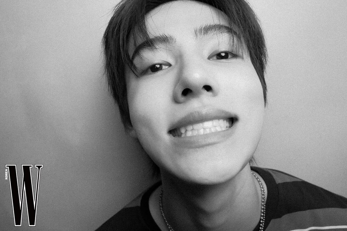 eomfunk's tweet photo. who else remember this beautiful set photo of seonghyeon taken by martin https://t.co/Q58B0ErHzD