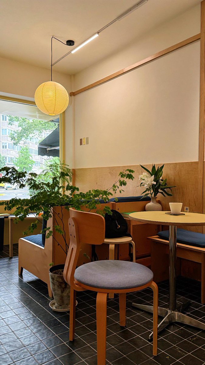 weidaowu's tweet photo. A warm corner, a quiet moment, and a cup of coffee — the perfect recipe for some much-needed "me time." ☕
#chillvibe #coffee https://t.co/MNxoPboYwa
