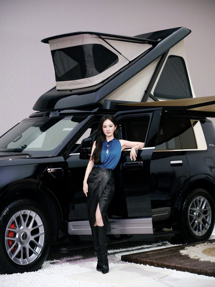 yangmicambodia's tweet photo. Yang Mi dressed in full BALMAIN to attend the Stelato G9 launch event 🖤

🔹 Stelato G9 &amp; Harmony Intelligent Mobility New Product Launch Event | Chengdu 20.08.2026

#杨幂
#YangMi
#MiniYang
#STELATO
#StelatoG9 https://t.co/fwZih82AnF