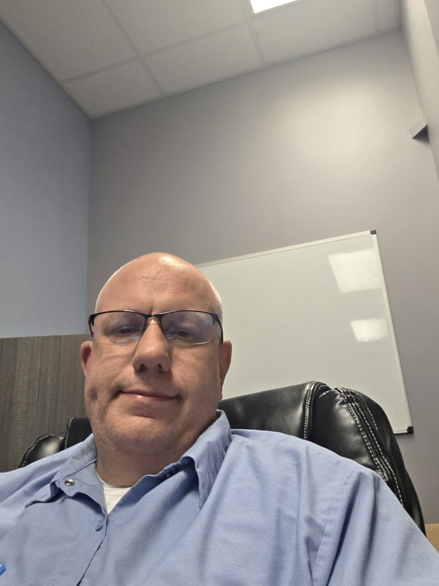 meheemdasilva's tweet photo. i’m at the office now, i’ll get the card when im off https://t.co/nNgJHJzDcs