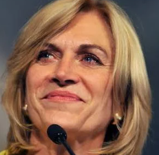 SebastianRochaZ's tweet photo. 🔹El señor Boric ha dicho en Uruguay que de nada sirve la moderación.

Recuerdo como a la señora @Paz_ZarateB se le caían las lagrimas con la " moderación "  de Gabriel.

Otros como Nicolás Eyzaguirre decían " A mi Boric me impresiona todos los días por su nivel de madurez ".

Evelyn Matthei ahora también dice que Boric es muy moderado.

Debemos reconocer la capacidad de Gabriel para engatusar a estos y varios otros ilustrados.