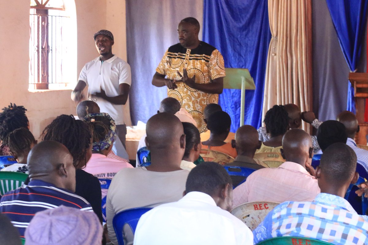 DiscipleHub256's tweet photo. Building on our foundation, Pastor Lenah Owoka delivered a powerful teaching centered on Jesus as a Miracle Worker.Leaders were reminded that the same Christ who healed the sick, opened blind eyes, and performed wonders is still actively working miracles through His Church today. https://t.co/5yOChWhNl4
