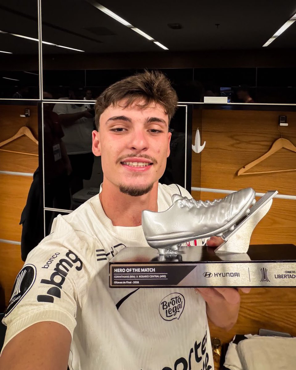 Corinthians's tweet photo. Isto é Breno Bidon! 🪄

#SelfieDoJogo do autor do gol da classificação! 🤳🏽

#VaiCorinthians https://t.co/R9Sv8voxAB