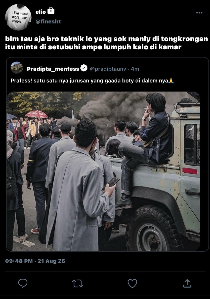 insideYouBBY's tweet photo. #Chanbaek few tweet au!

Semua orang tahu Milo itu berandalan teknik yang susah banget di atur. Tapi Elio tahu sisi lain yang gak pernah mereka lihat. https://t.co/gimzUzZRhy