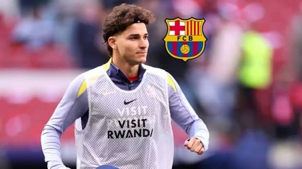 Comunicado_Ofic's tweet photo. por favor, suban la oferta. Julián es el nueve que necesitamos, lo está pasando mal y nos urge un jugador de su jerarquía.
Como fan del Barça de toda la vida sé que con él tendremos alegrías inmensas.
¡Hagamos fuerza y ayuden a difundir!
@JulianAlvarez
#Barça #JulianAlvarez #FCB https://t.co/CGQMp7NBtB