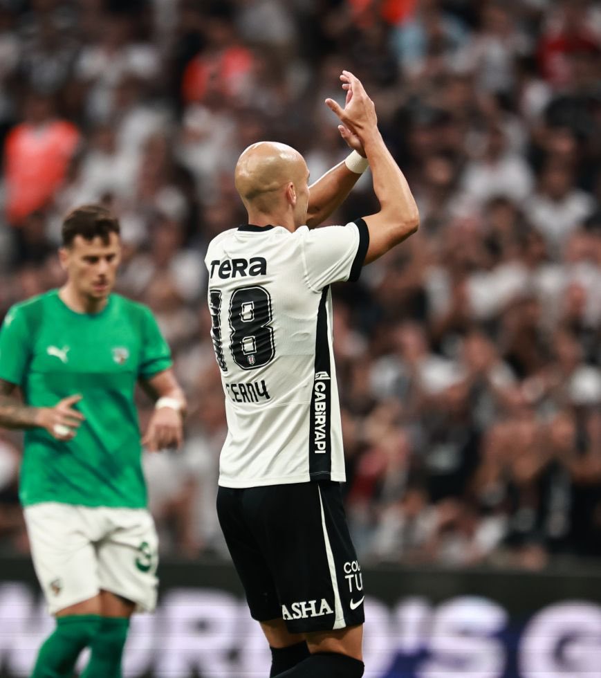 10numaraemir's tweet photo. Rangers, Vaclav Cerny için Beşiktaş'a resmi teklif yaptı. Beşiktaş, teklifi reddetti.

Cerny, Beşiktaşlı yetkilileri arayarak, “Beşiktaş'tan ayrılmak istemiyorum.” dedi.

(Murat Özen) https://t.co/6MOUEsUT1C