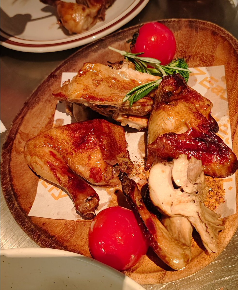 ArshadNazeer786's tweet photo. Get ready for our Thanksgiving feast tomorrow! We’re serving crispy roasted turkey, homemade pumpkin pie and all the favorite side dishes — perfect for a cozy holiday gathering. Tag the crew you’d bring!， https://t.co/qOfW6C9fhI