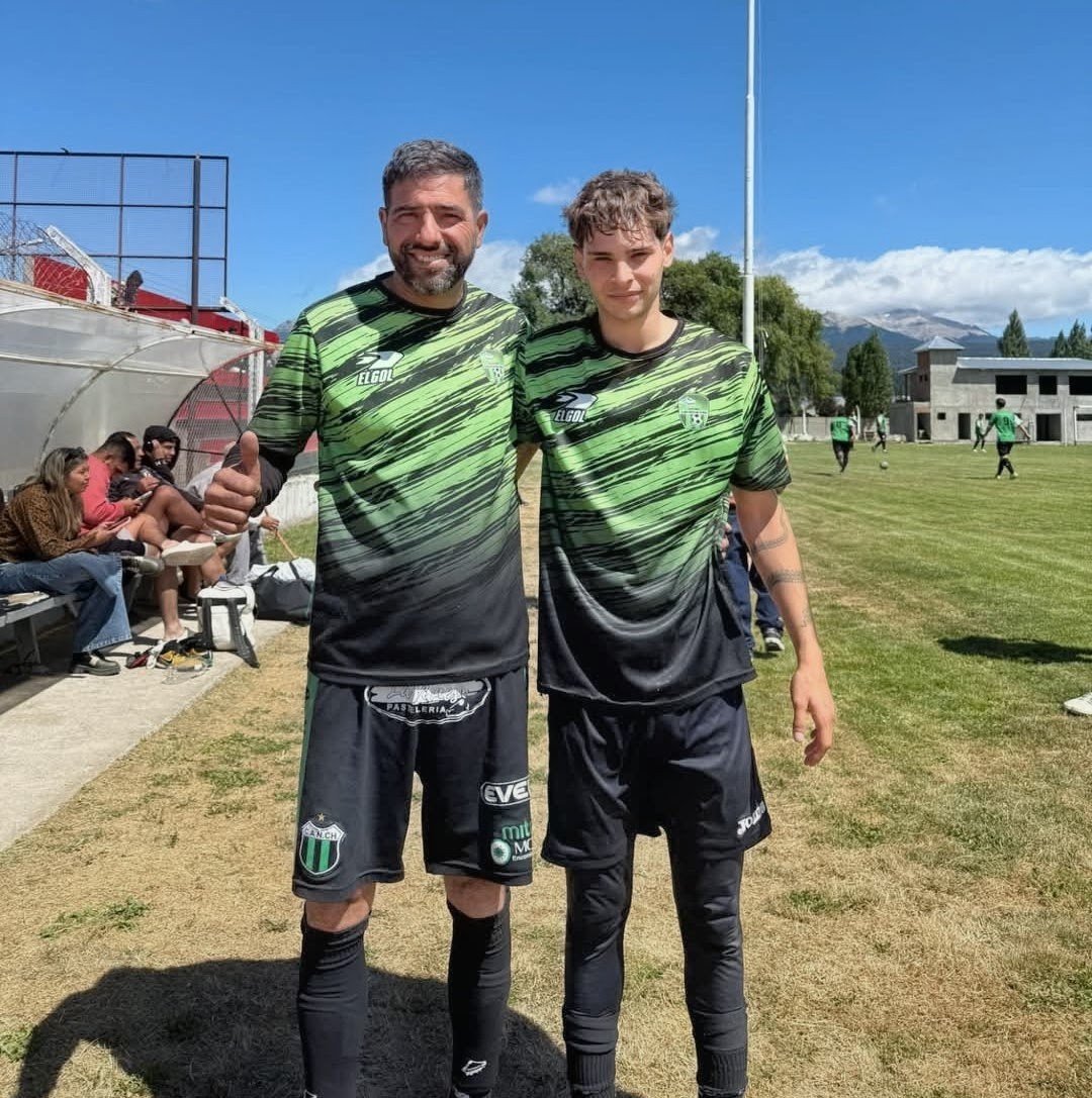 LeoMos18872's tweet photo. Disfrutando de fútbol con vos hijo ❤️ https://t.co/dAHvzSKj3B