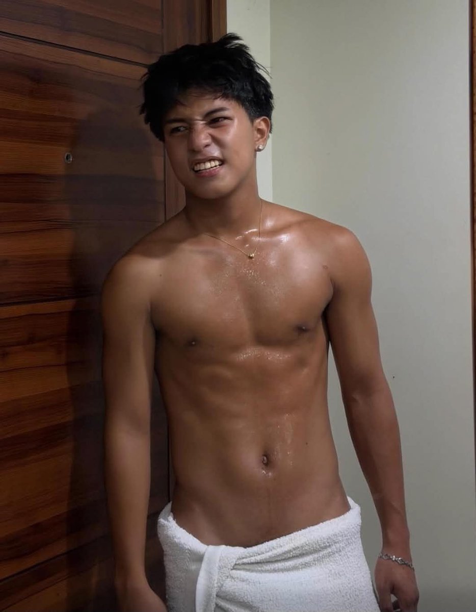 BruskoGwapitoo's tweet photo. Eto ung kakatapos lang nila. May full copy na tau ng collab video nina Mr. Philippines Patrick Sy at Nathaniel Zamora. Di ko kinaya yung 69 nilang dalawa juskooo 😱 Hulaan nyo sino ang botom sa dalawa. Avail na sa Premium Channel habang nakapromo pa

TG: https://t.co/iHHP9RQvzD https://t.co/gaKYbvvYeT