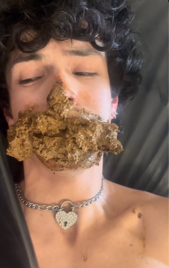 pignattee's tweet photo. im just a toilet for daddy 🚽🐽

full video on https://t.co/iEhJW93QPs

#humantoilet #shiteater #gayscat #scatfetish #scatlover #scatgay #eatscat #malescat #twinkscat https://t.co/XSue4DvdO9