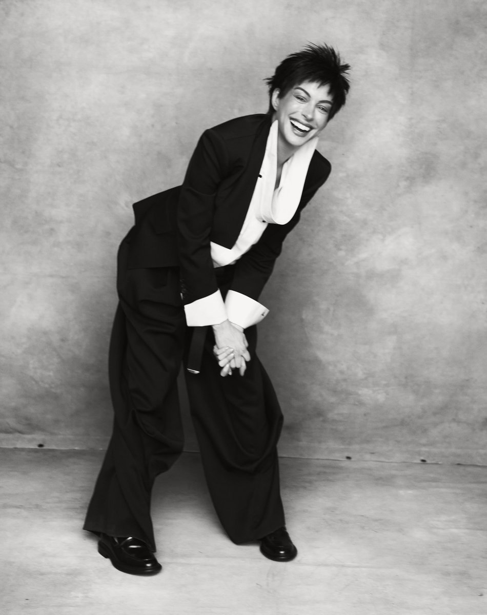 badpostanne's tweet photo. Anne Hathaway for Vogue China. https://t.co/5Q2AIWktX2
