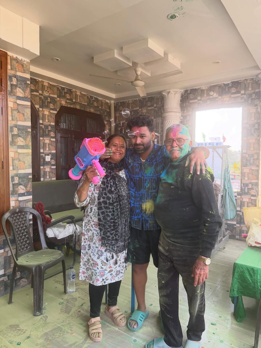 zarielp's tweet photo. Happy Holi to everyone 🫶 https://t.co/Fy6LWcG9QY