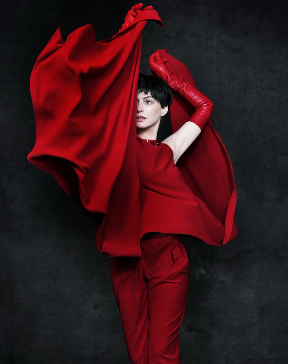 badpostanne's tweet photo. Anne Hathaway for Vogue China ❤️ https://t.co/Dd03GuuP5j