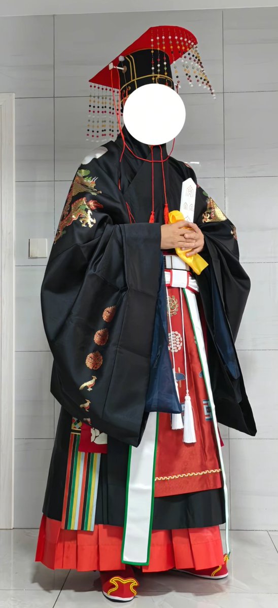 NLGreycat's tweet photo. 度日如年的等待着我定制的明制冕服中…… https://t.co/qGCBumMsTS