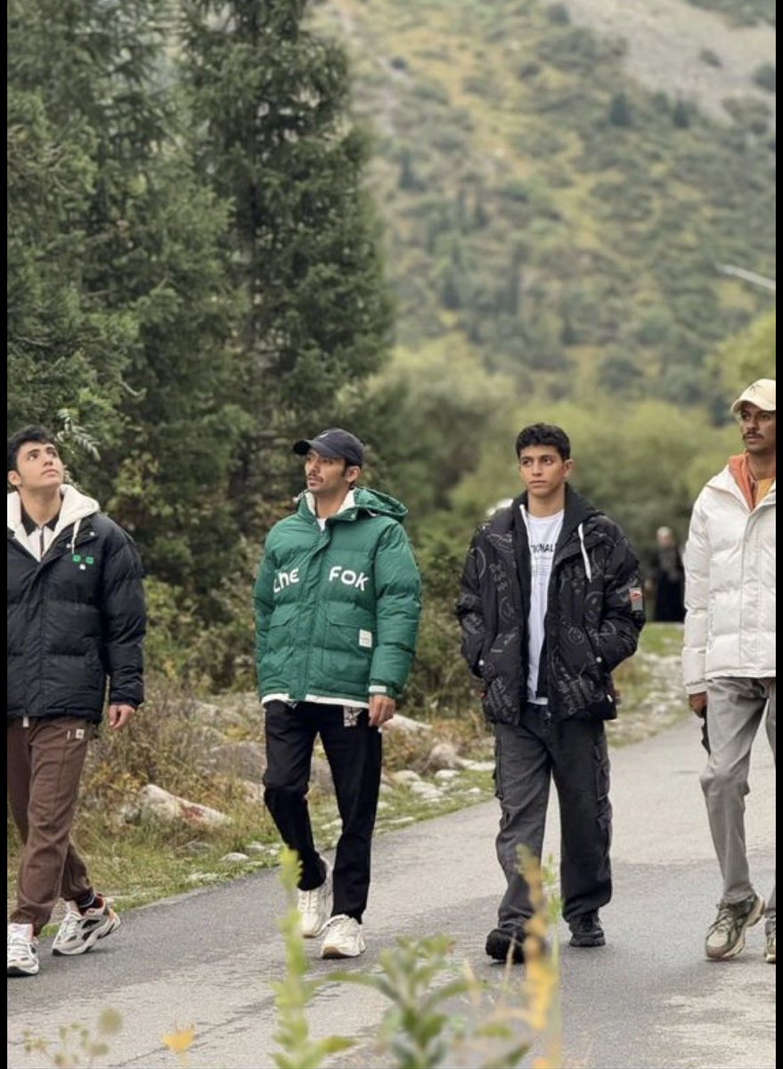 mf1yw's tweet photo. الإخوان هم العزوة والسند اللي ما يميل، المحبة الفعالية والظهر المشدود 🤍." https://t.co/ZxBLqiFMVf
