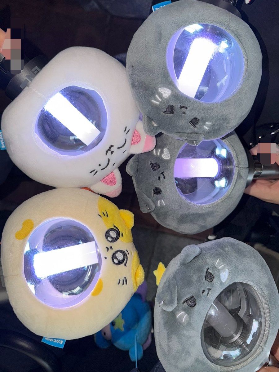 0j4y12's tweet photo. 뮤뱅 즐거웟듭니다 ~~~~~ 죄수복 ♡ 엔하이픈 ♡ 팡이 https://t.co/eSvC8M0NKD