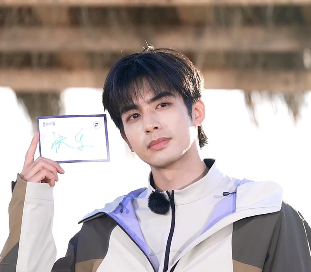 swldairies's tweet photo. longlong's final poses for FILA live! good job our hardworking man 🥹🤍 LOOK OUT HOW JOLLY HE IS NEVER LOSE THAT SMILE PLS ☹️ https://t.co/kuJp4QXcuo