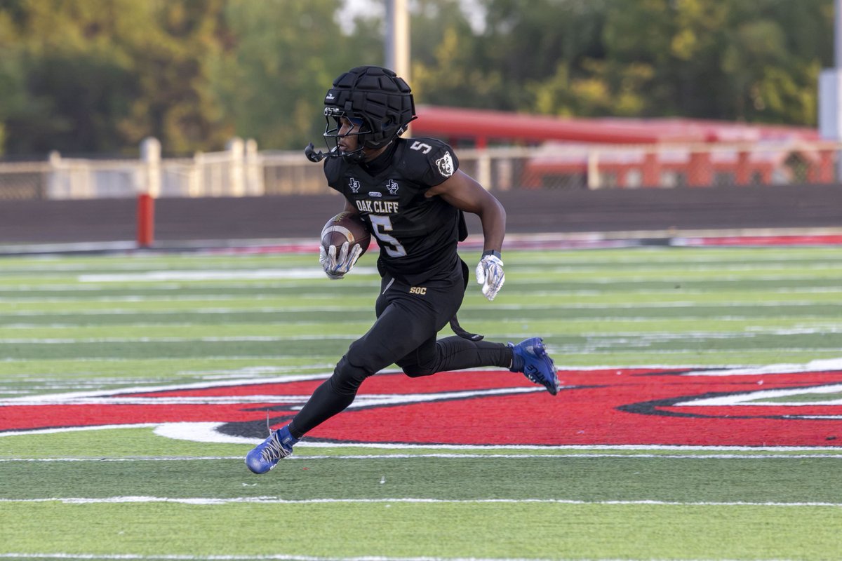 SOCGoldenBearFB's tweet photo. Scrimmage Photos Of The Night 📸

#TheMecca | #DeathRow https://t.co/1IHF9oHQW9