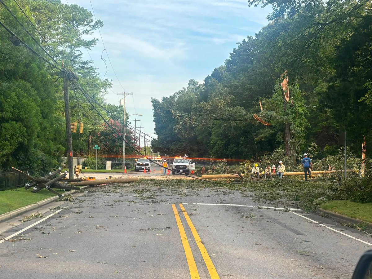 DecaturALPD's tweet photo. TRAFFIC ALERT: Stratford Rd. and Country Club Rd. will be closed for an extended amount of time due to storm damage. Crews are working on repairs. Please avoid the area and use an alternate route. https://t.co/extdVuwTfz