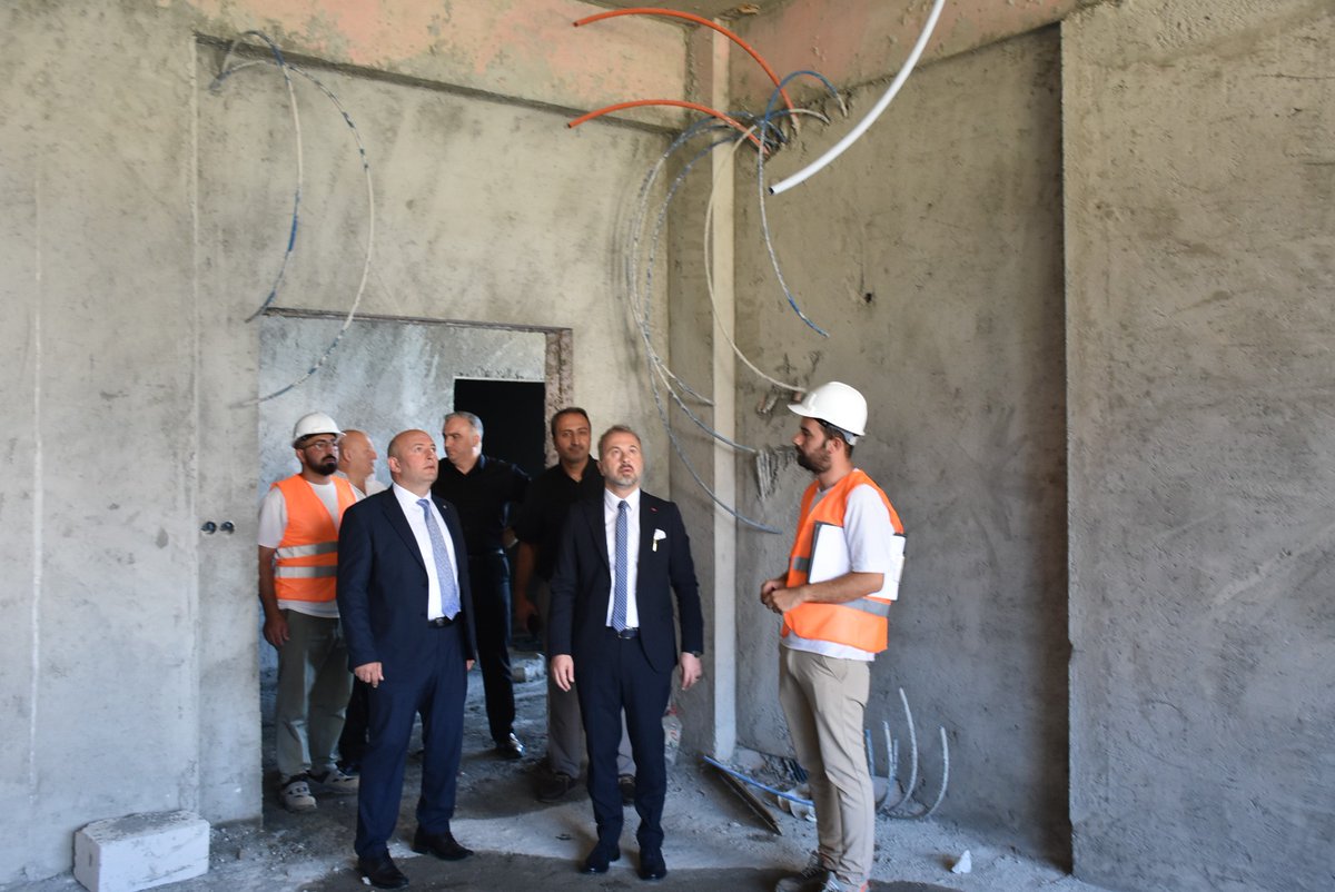 MemArtvin's tweet photo. İl Millî Eğitim Müdürümüz Beraat Şahin, yapımı devam eden Arhavi Hüseyin Gürkan Anadolu Lisesi inşaat alanını ziyaret ederek çalışmaları yerinde inceledi.

@tcmeb @Yusuf__Tekin @artvinvaliligi @SahinBeraat 

https://t.co/ngE2JcknGT https://t.co/gaWtvqXUzr