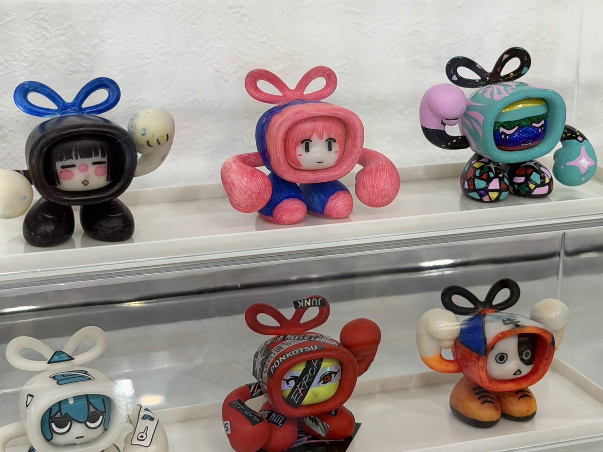 harumaki_gohan's tweet photo. こむぎこ2000の個展で、着彩フィギュアの展示に参加してます！

自分はメルティランドナイトメア模様に塗ってみました https://t.co/B9P5f6sfLe