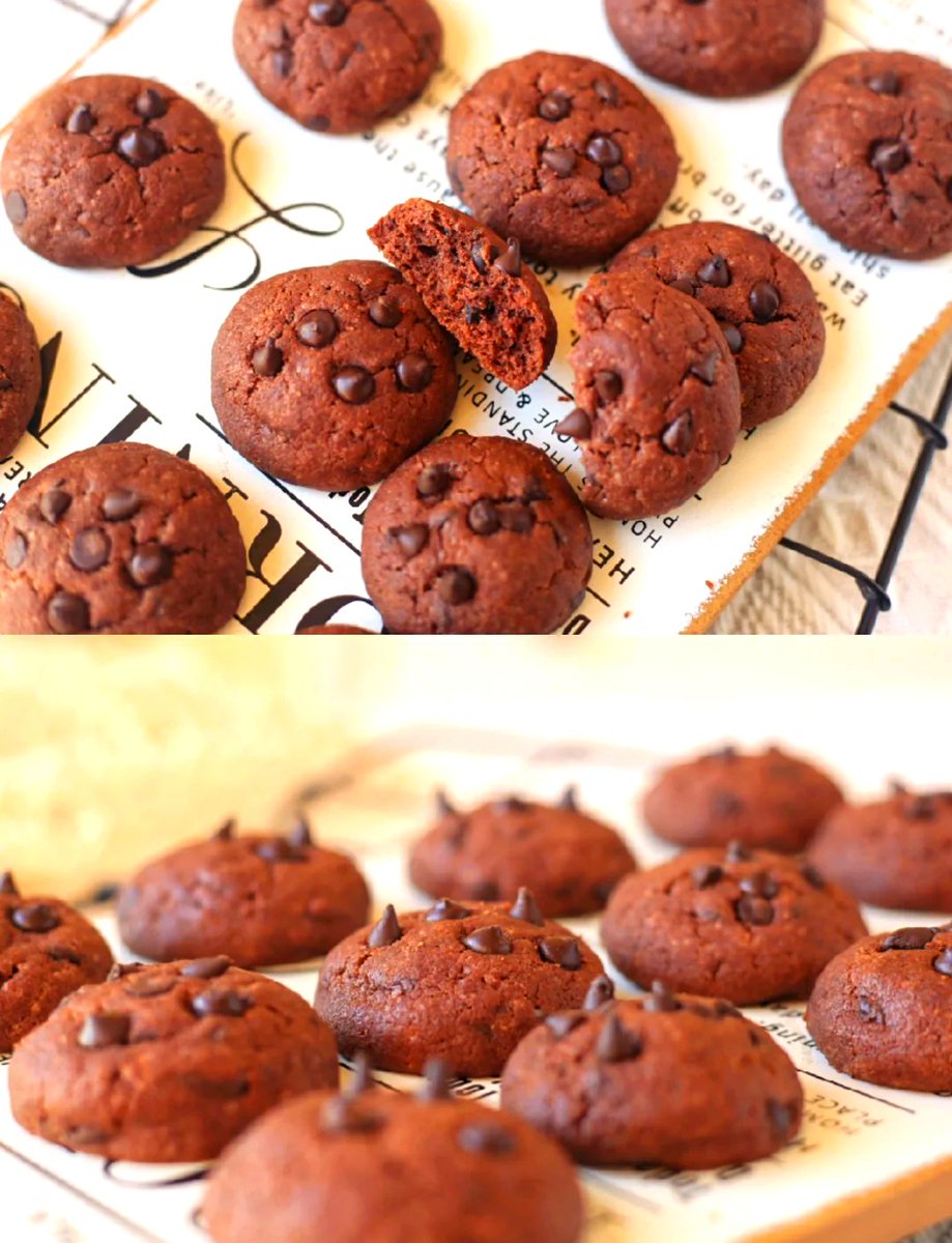 kamonodragon_'s tweet photo. Just finished baking warm chocolate chip cookies, and the whole apartment smells like heaven—Friday night comfort at its finest , https://t.co/IB9amF2stG