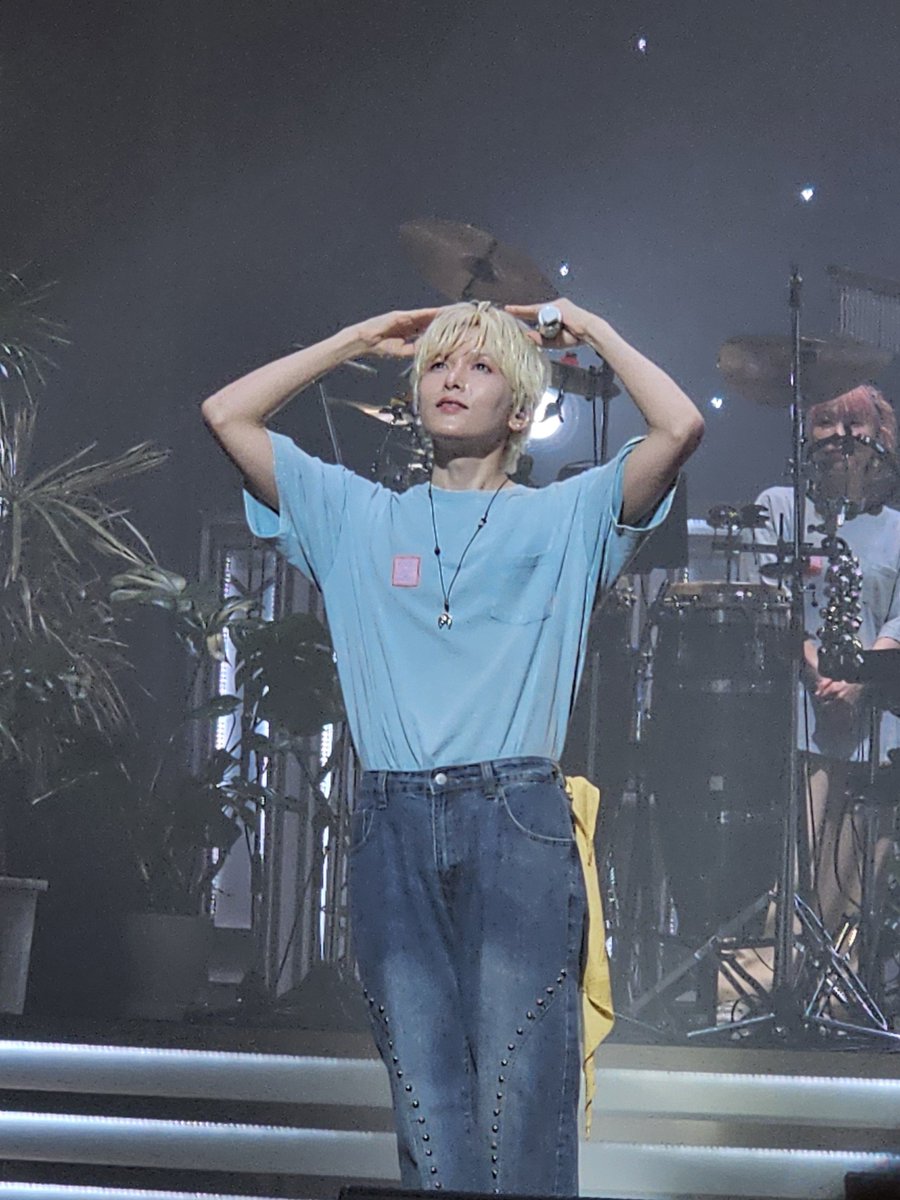usa87kei's tweet photo. 昨日は昼夜2回公演へ
リョウクちゃんの歌声を堪能😭最高過ぎた😭😭💙
いつもはあっさりのコメントだけどソロコンだとしっかりと気持ちを伝えてくれた
熱い思いや歌に対する気持ち、周りへの感謝、2階3階席への気遣いとそれもまた最高👏
カバー曲もどれも良かったよ
#SUPERJUNIOR #려욱 #紺碧 https://t.co/LRXcZn3v6m