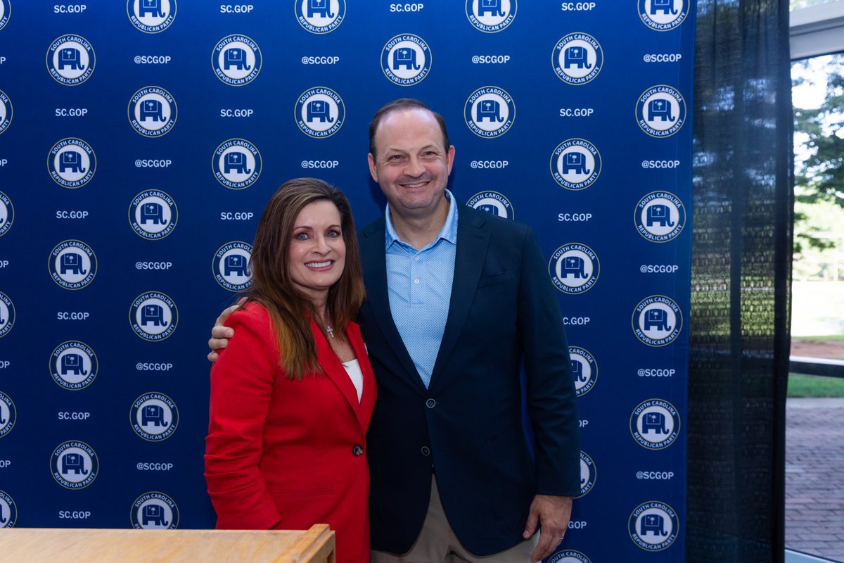 AGAlanWilson's tweet photo. It was an honor to join so many patriots in Anderson on Monday for Congresswoman @VoteSheriBiggs second annual Salute to Liberty, honoring our veterans and leading the Pledge of Allegiance.

Let’s re-elect Sheri Biggs and keep a strong conservative voice fighting for South Carolina in Washington!