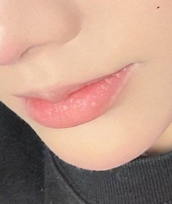 ruipanties's tweet photo. "i didn't even put anything on my lips ㅋㅋㅋ"....... i'm gonna be SICK https://t.co/IF3FPCGHaX