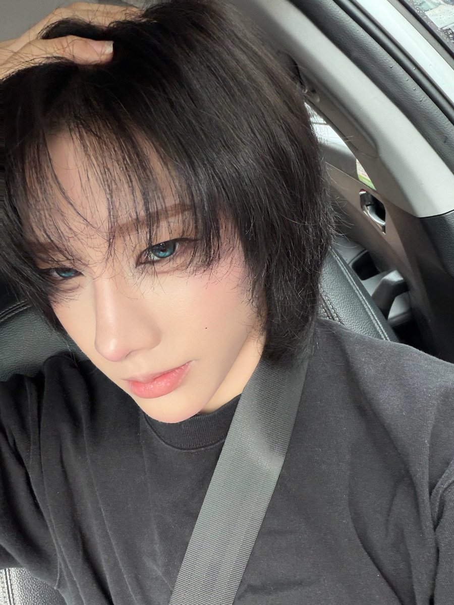 ruipanties's tweet photo. "i didn't even put anything on my lips ㅋㅋㅋ"....... i'm gonna be SICK https://t.co/IF3FPCGHaX