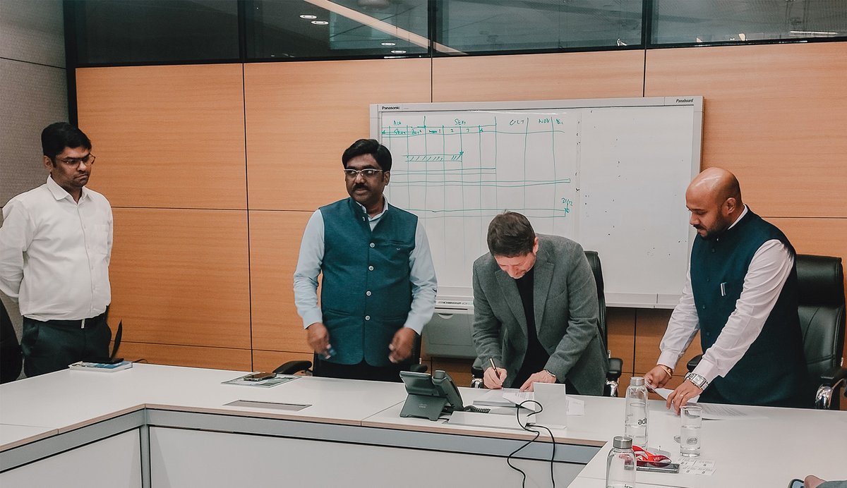 Aedas's tweet photo. 𝗠𝗢𝗨 𝗦𝗶𝗴𝗻𝗶𝗻𝗴 𝗖𝗲𝗿𝗲𝗺𝗼𝗻𝘆 – 𝗔𝗲𝗱𝗮𝘀 & 𝗔𝗱𝗮𝗻𝗶 𝗚𝗿𝗼𝘂𝗽

Aedas is pleased to announce the signing of a Master Service Agreement with Adani Group, India, joining a select group of international design consultants appointed to undertake architectural projects across a diverse range of building typologies across the country.

The Signing Ceremony held on 14 August marks the beginning of a strategic partnership between Aedas and Adani Group, following the successful conclusion of a rigorous empanelment process. 

This milestone lays the foundation for a long-term relationship built on a shared commitment to Design Excellence and the delivery of high-quality Architectural Solutions.

#Aedas #arhcitect #architecture #partnership #India #DesignExcellence @AdaniOnline