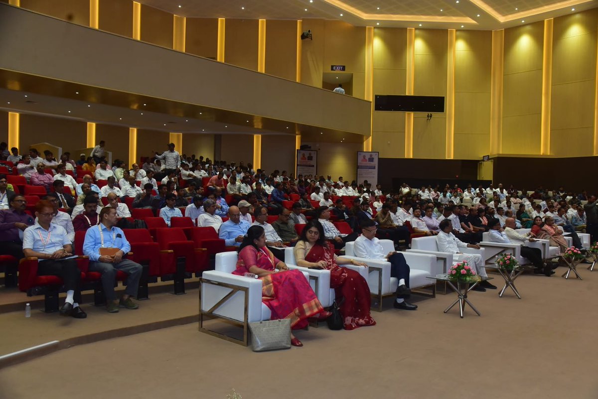 LabourDeptUP's tweet photo. Highlighting Uttar Pradesh's commitment to investment, employment generation, and stronger India–Japan collaboration.

#IndiaJapan2026 #LabourDepartmentUP #UPGovt #ThinkBigThinkUP #UPRising #ViksitBharat https://t.co/6VB58VXMaA