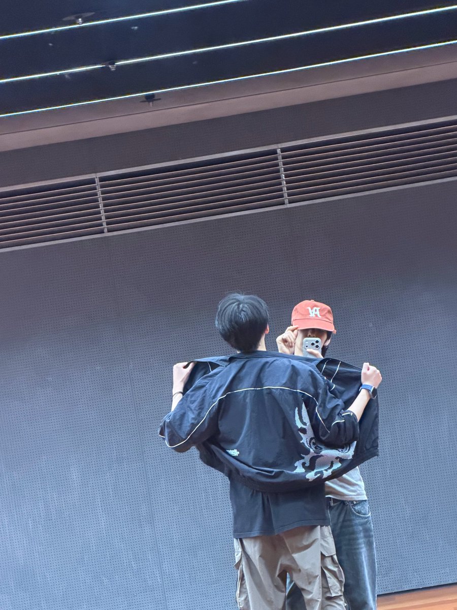mo9ddip's tweet photo. 구씨난입 https://t.co/BIjn9sDlAE